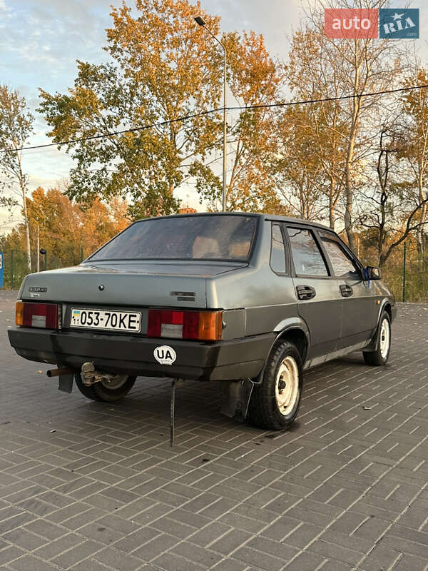 Седан ВАЗ / Lada 21099 1996 в Днепре