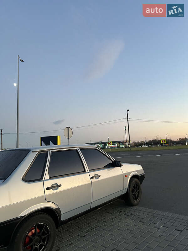 Седан ВАЗ / Lada 21099 2004 в Ивано-Франковске