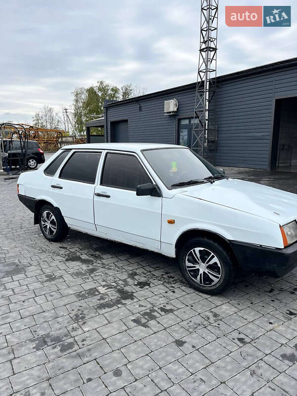 Седан ВАЗ / Lada 21099 1994 в Ивано-Франковске