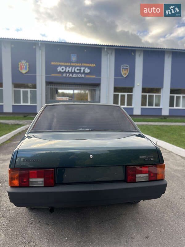 Седан ВАЗ / Lada 21099 2004 в Волочиске