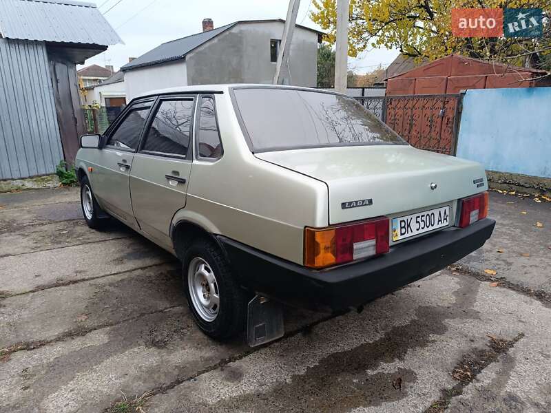 Седан ВАЗ / Lada 21099 2001 в Остроге фото 10 Седан ВАЗ / Lada 21099 2001 в Остроге