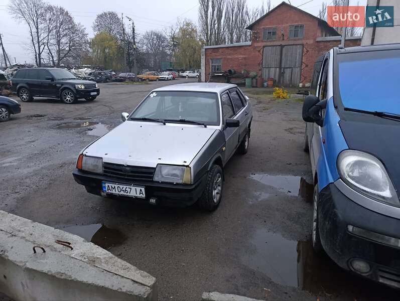 Седан ВАЗ / Lada 21099 2001 в Радомышле