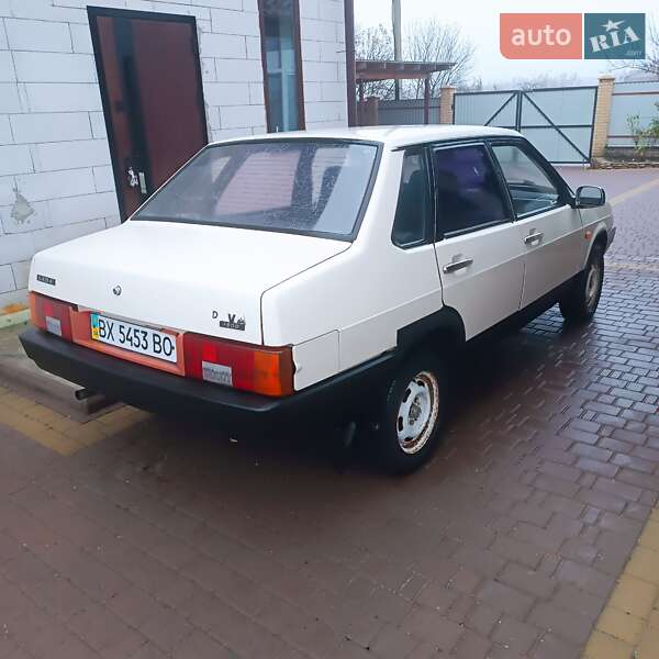 Седан ВАЗ / Lada 21099 1992 в Хмельницком