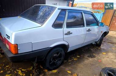 Седан ВАЗ 21099 2004 в Березнеговатом