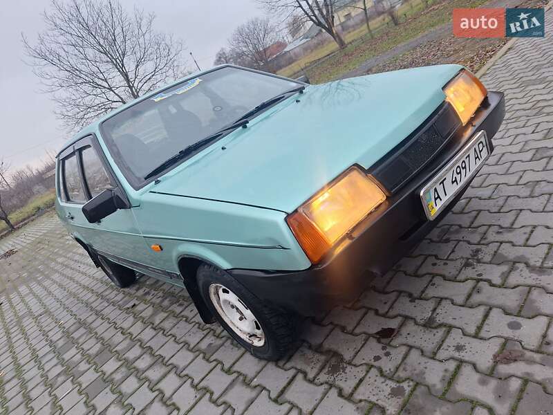 Седан ВАЗ / Lada 21099 2003 в Черновцах