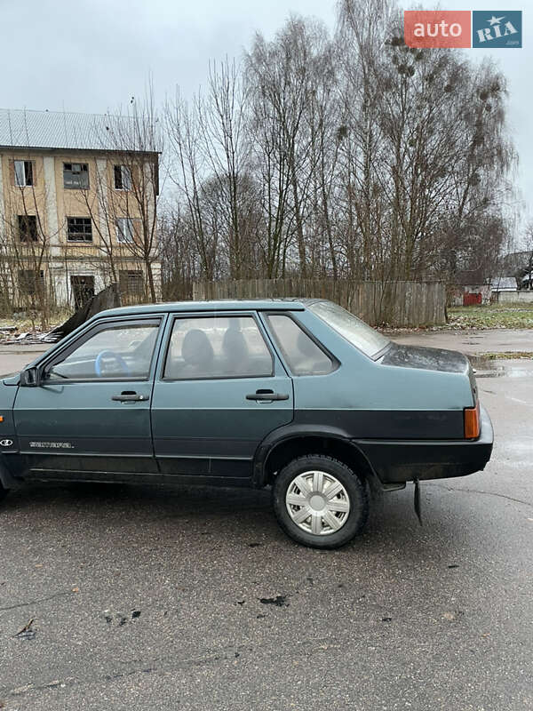 Седан ВАЗ / Lada 21099 2004 в Емильчине