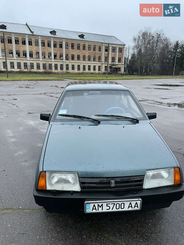 Седан ВАЗ / Lada 21099 2004 в Емильчине