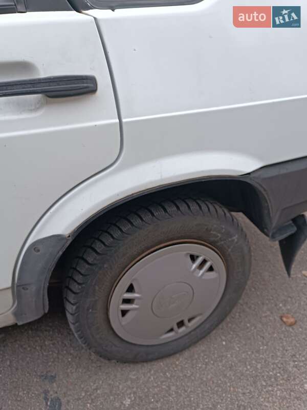 Седан ВАЗ / Lada 21099 2001 в Києві