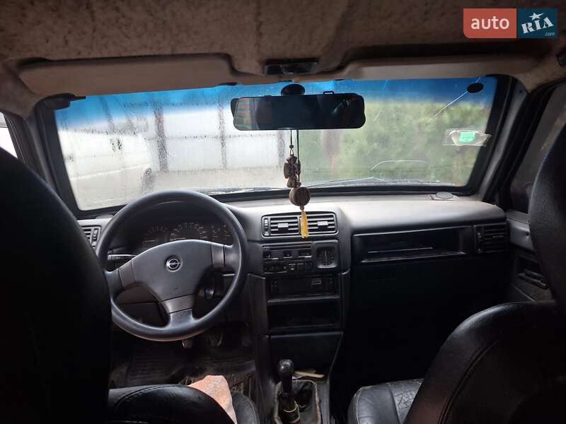 Седан ВАЗ / Lada 21099 2004 в Чугуеве