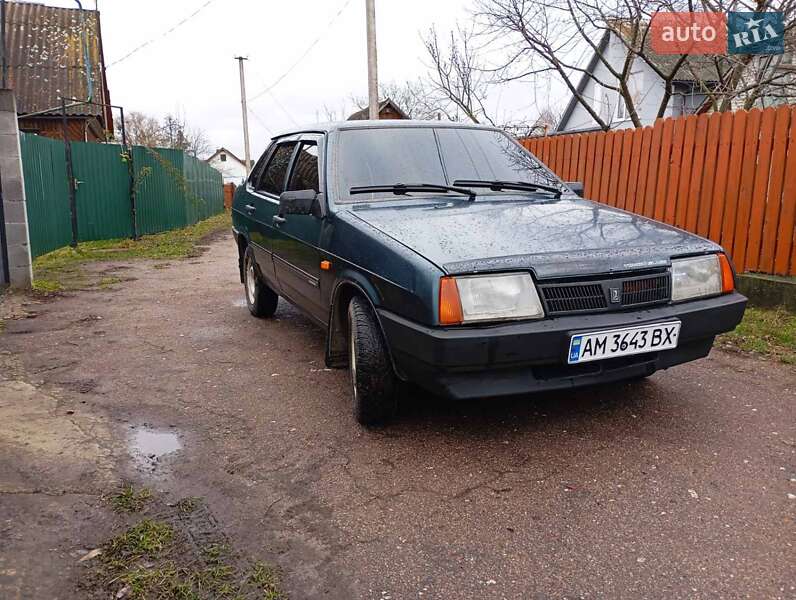 Седан ВАЗ / Lada 21099 2004 в Мирополе