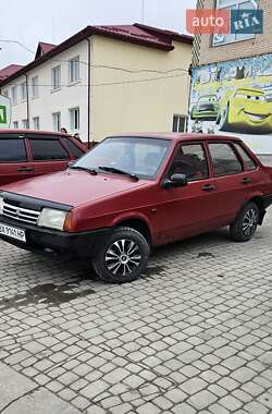 Седан ВАЗ / Lada 21099 1993 в Чемеровцах