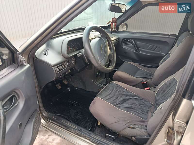 Седан ВАЗ / Lada 21099 2001 в Кривому Розі