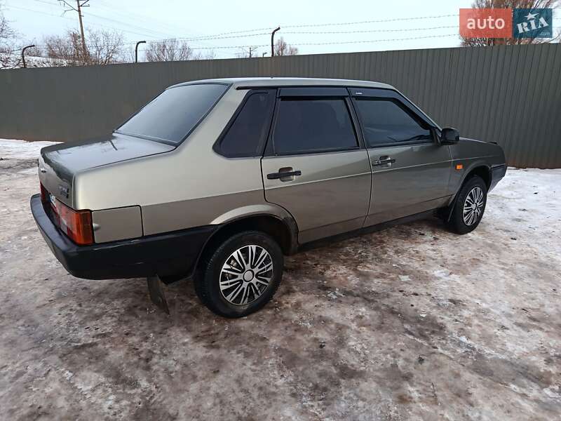 Седан ВАЗ / Lada 21099 2001 в Кривому Розі
