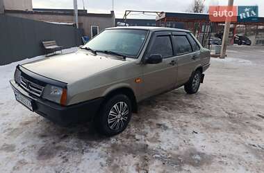 Седан ВАЗ 21099 2001 в Кривом Роге