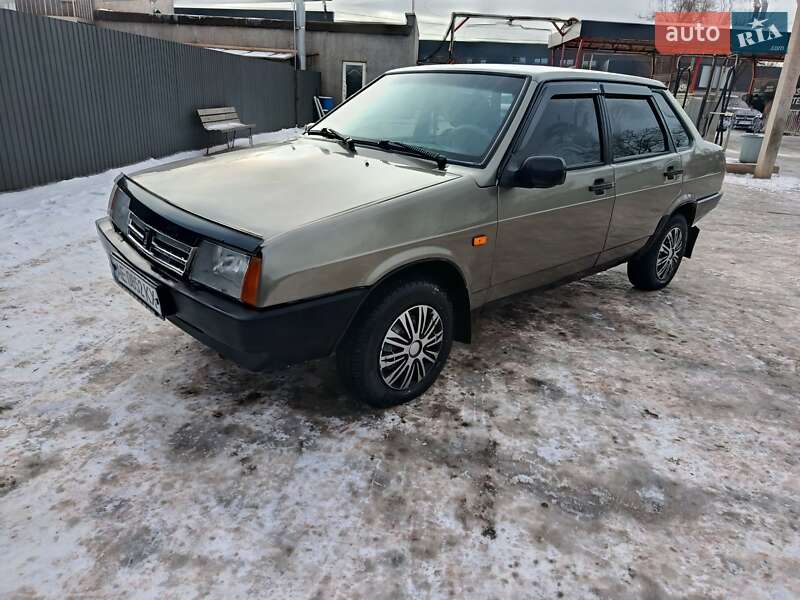 Седан ВАЗ / Lada 21099 2001 в Кривому Розі