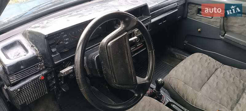 Седан ВАЗ / Lada 21099 2001 в Остроге