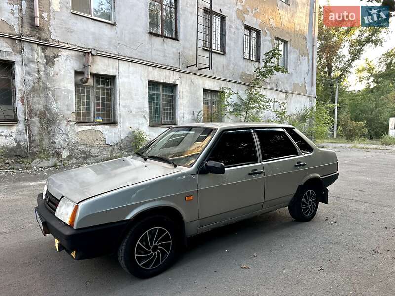 Седан ВАЗ / Lada 21099 2006 в Кривом Роге