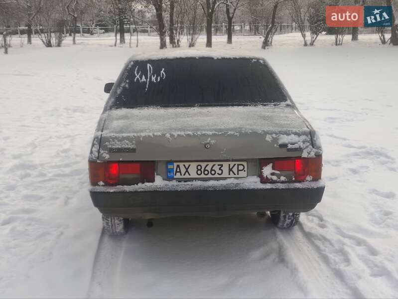 Седан ВАЗ / Lada 21099 2002 в Змиеве