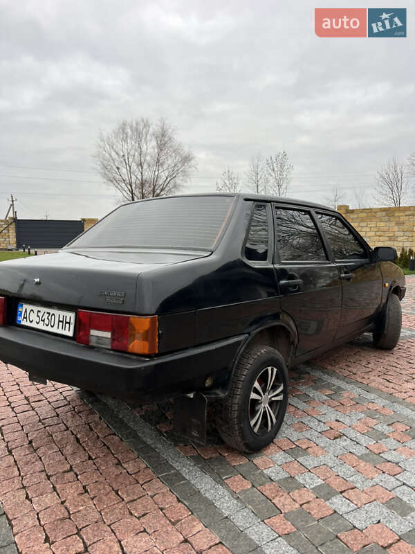 Седан ВАЗ / Lada 21099 2005 в Нововолынске