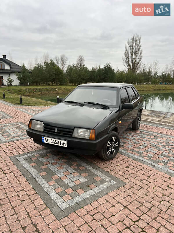 Седан ВАЗ / Lada 21099 2005 в Нововолынске