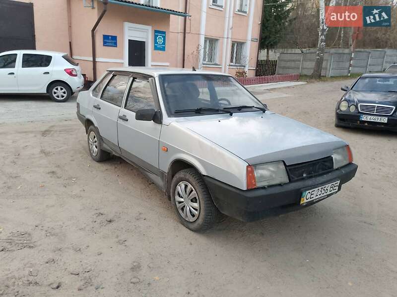 Седан ВАЗ / Lada 21099 2004 в Черновцах