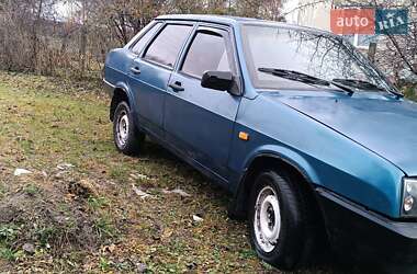 Седан ВАЗ / Lada 21099 2001 в Остроге