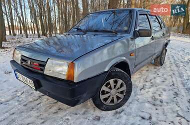 Седан ВАЗ 21099 2007 в Ромнах