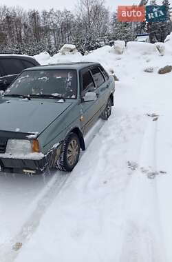 Седан ВАЗ 21099 2009 в Золочеве