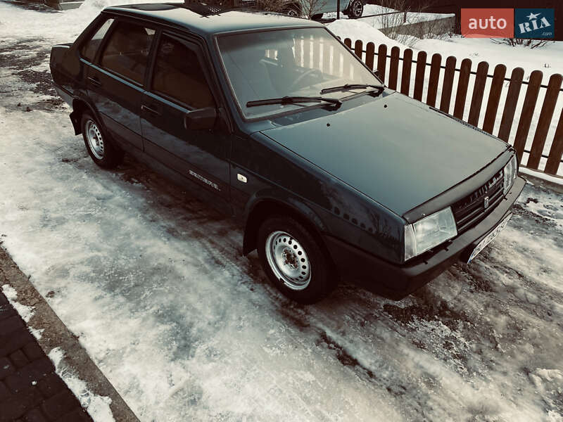 Седан ВАЗ / Lada 21099 2004 в Каменец-Подольском