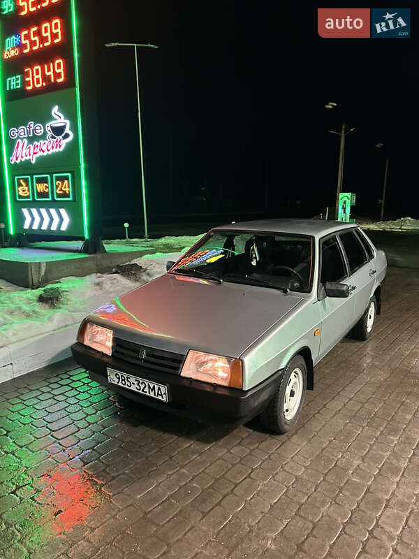 Седан ВАЗ / Lada 21099 2003 в Александровке
