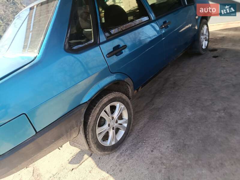 Седан ВАЗ / Lada 21099 2001 в Запорожье