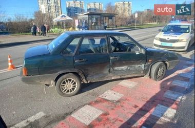 Седан ВАЗ 21099 2002 в Киеве