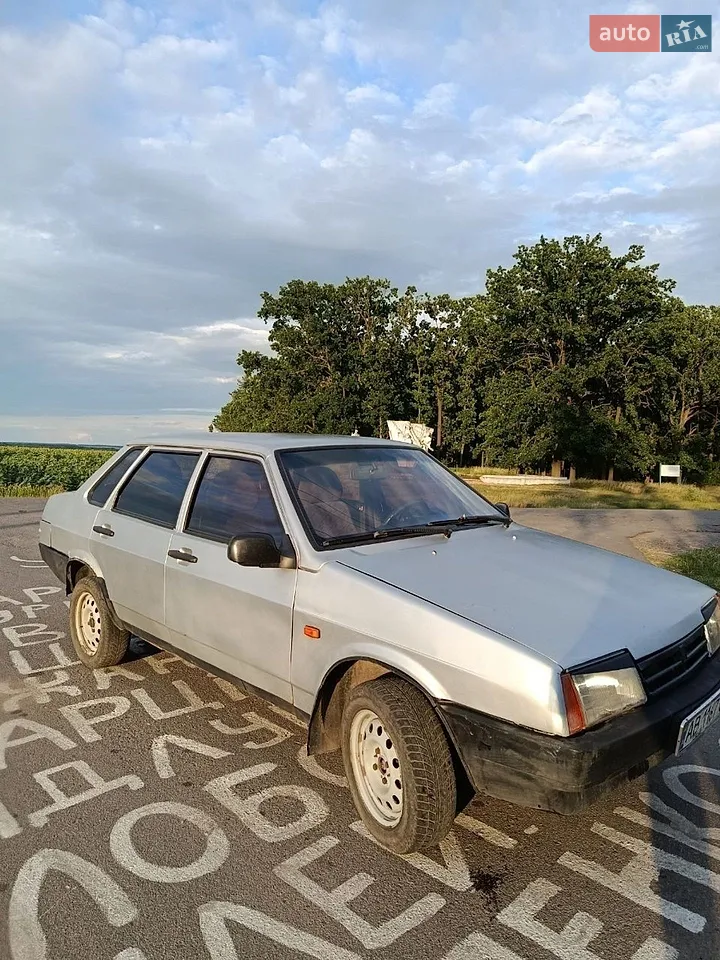Lada 21099 photo 3