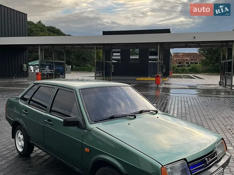 ВАЗ / Lada 21099