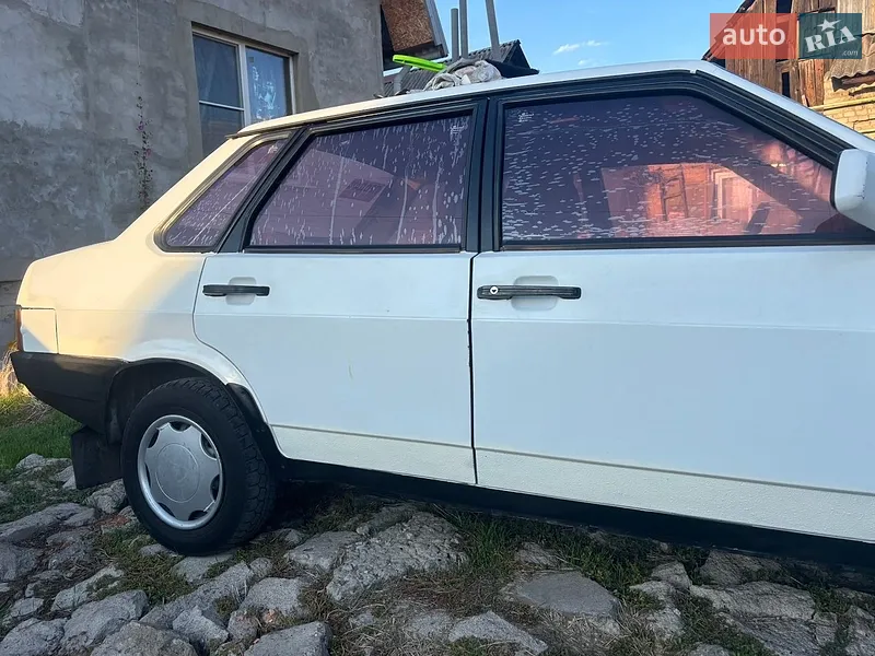 ВАЗ / Lada 21099