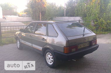 Хэтчбек ВАЗ 2109 1993 в 