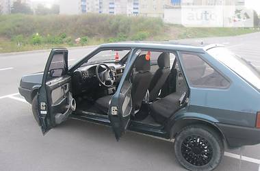 Хэтчбек ВАЗ / Lada 2109 2004 в Каменец-Подольском