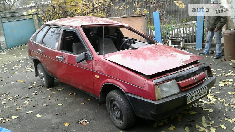 Хэтчбек ВАЗ / Lada 2109 1991 в Новоархангельске