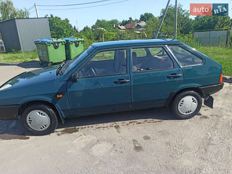 Хетчбек ВАЗ / Lada 2109 2004 в Житомирі