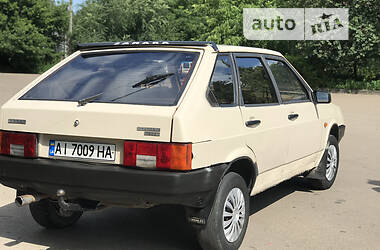 Хэтчбек ВАЗ 2109 1988 в 