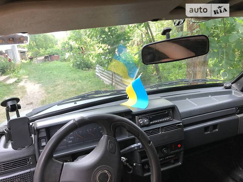 Хэтчбек ВАЗ / Lada 2109 2003 в Черновцах