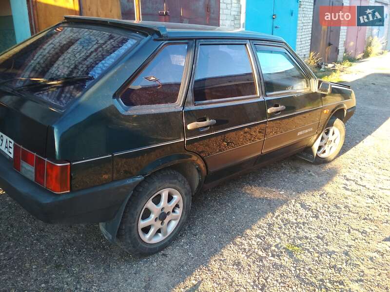 Хэтчбек ВАЗ / Lada 2109 2002 в Львове