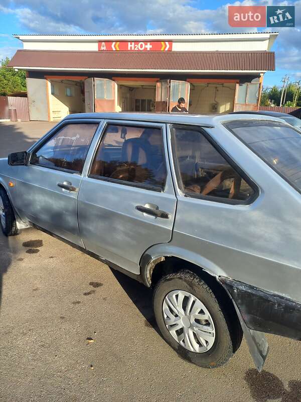 Хэтчбек ВАЗ / Lada 2109 2001 в Чернигове фото 2 Хэтчбек ВАЗ / Lada 2109 2001 в Чернигове