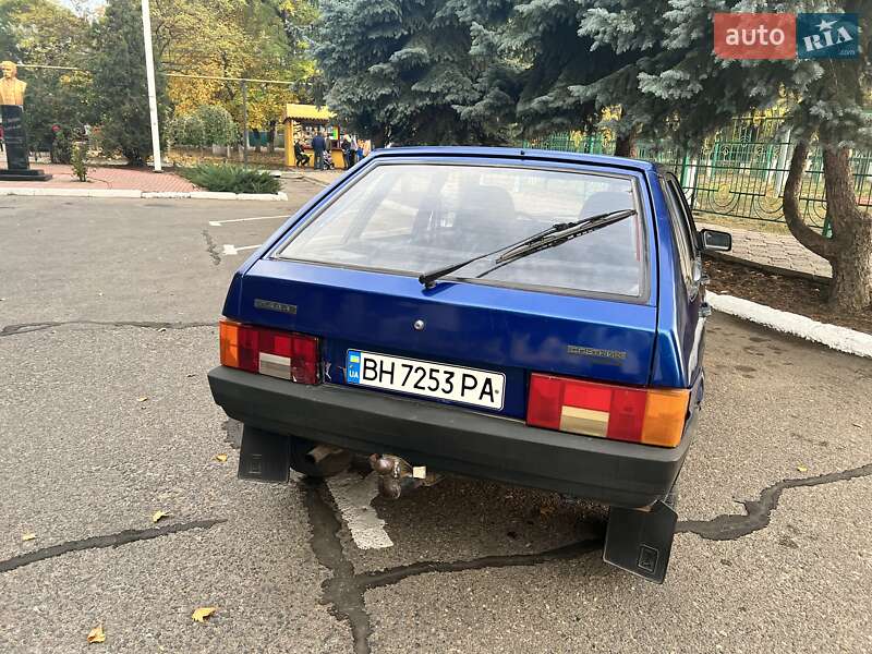 Хэтчбек ВАЗ / Lada 2109 2002 в Одессе