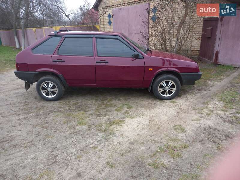 Хэтчбек ВАЗ / Lada 2109 2004 в Киеве