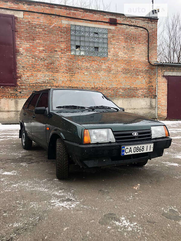 Хэтчбек ВАЗ 2109 2003 в 
