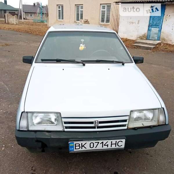 Хэтчбек ВАЗ / Lada 2109 2004 в Ровно