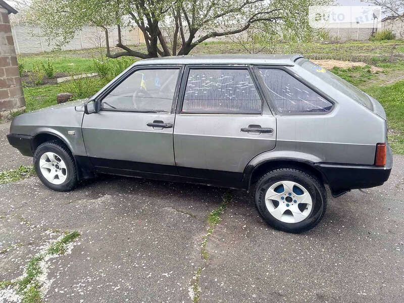 Хетчбек ВАЗ / Lada 2109 2001 в Харкові