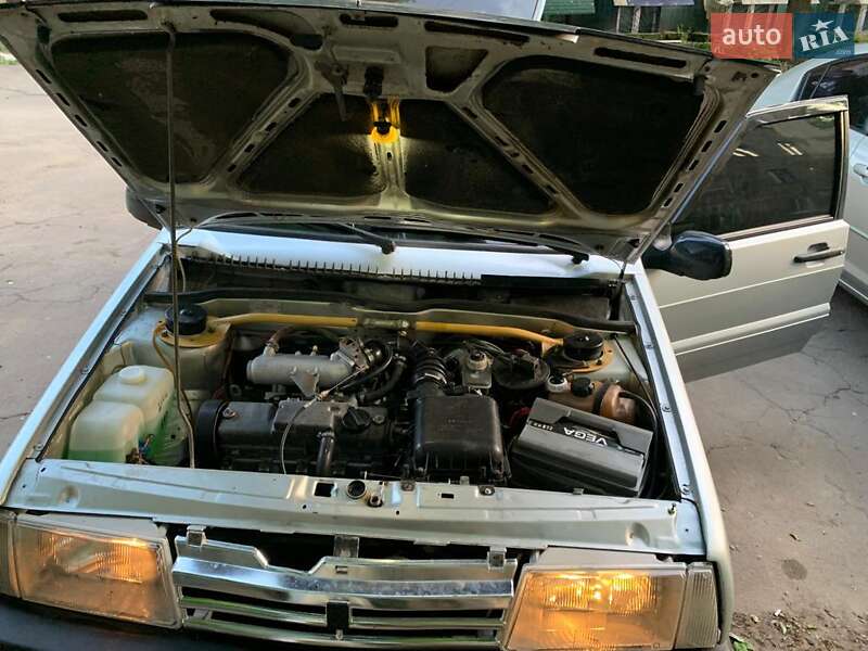 Хэтчбек ВАЗ / Lada 2109 2002 в Киеве