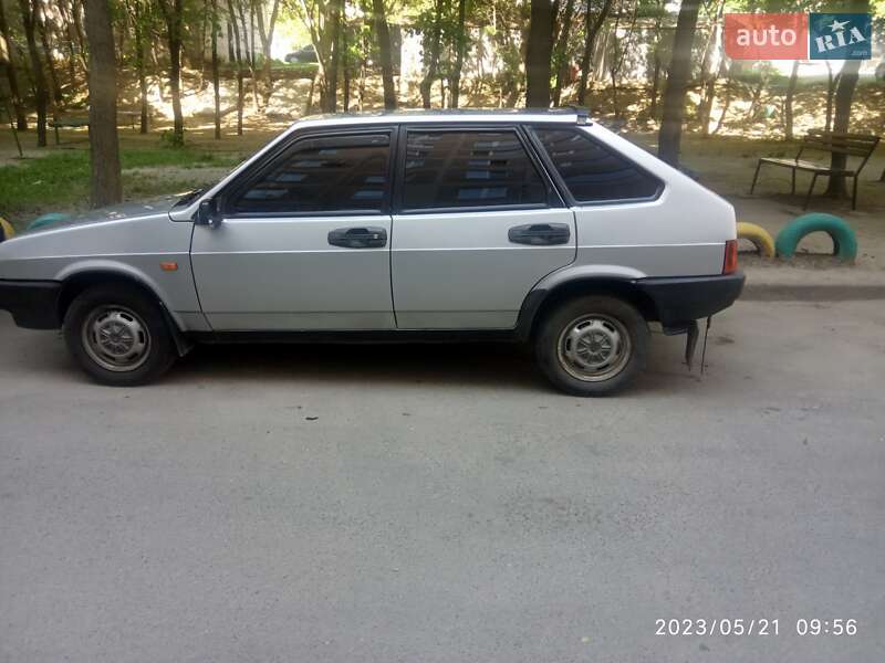 Хэтчбек ВАЗ / Lada 2109 2004 в Виннице